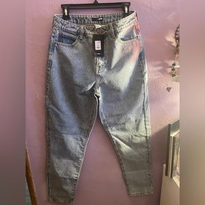 Fashion Nova Light wash boyfriend jeans